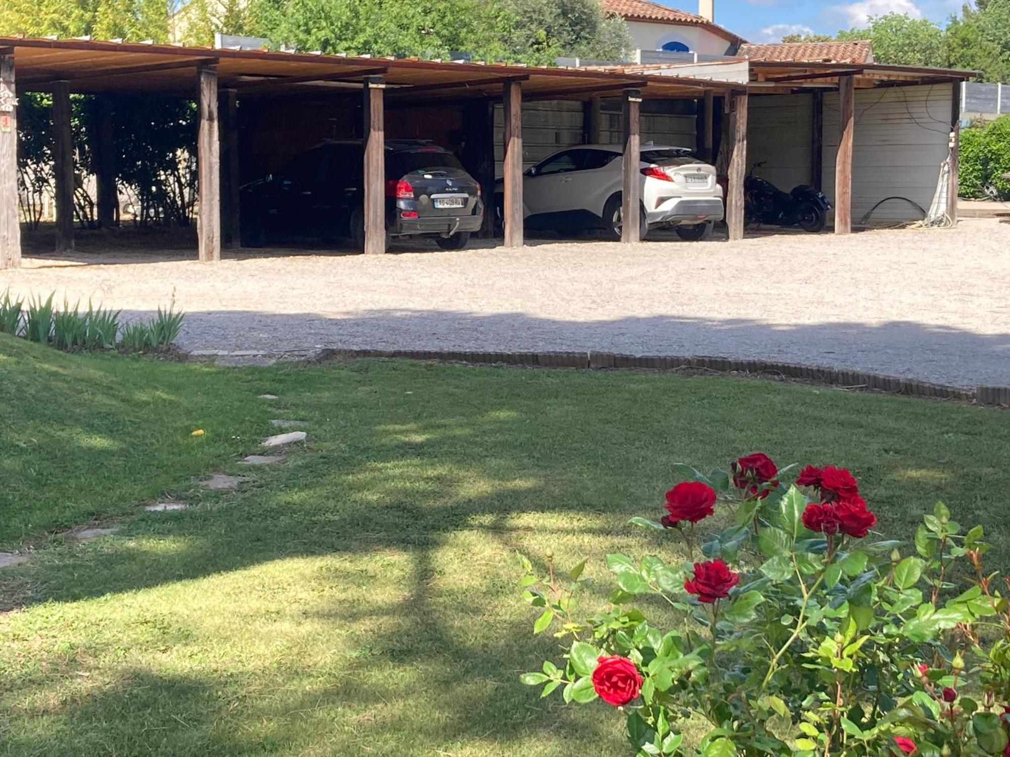 Les Bougainvillees De Camargue Villetelle Buitenkant foto