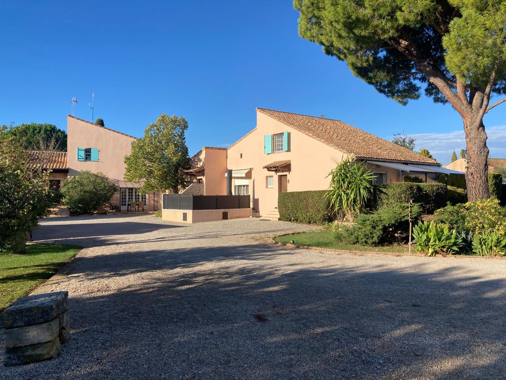 Les Bougainvillees De Camargue Villetelle Buitenkant foto